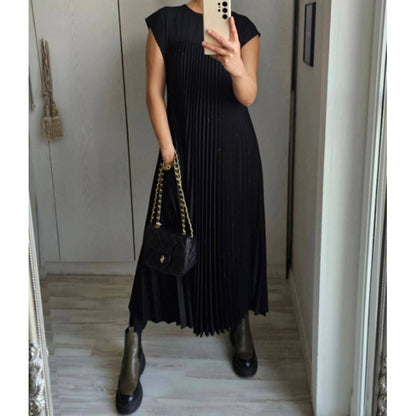 Round Neck Short Sleeve Pleated Midi Dress